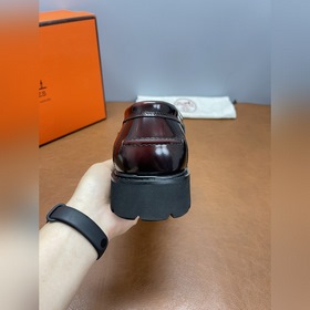 Кожаные туфли Hermes. Незаменимый элем