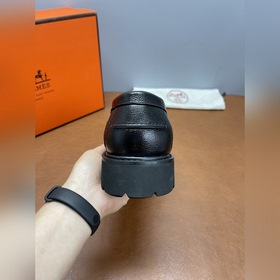 Кожаные туфли Hermes. Незаменимый элем
