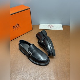 Кожаные туфли Hermes. Незаменимый элем