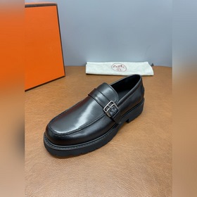 Кожаные туфли Hermes. Незаменимый элем