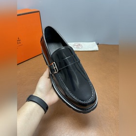 Кожаные туфли Hermes. Незаменимый элем