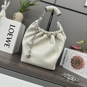 Loewe  Сумка Squeeze из кожи наппа, м