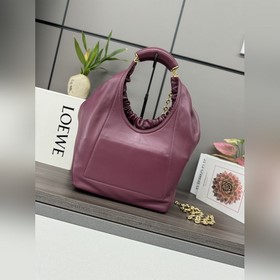 Loewe  Сумка Squeeze среднего размера