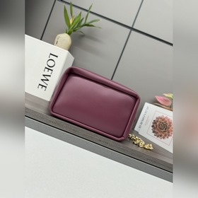 Loewe  Сумка Squeeze среднего размера