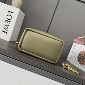 Loewe  Сумка Squeeze из кожи наппа, м
