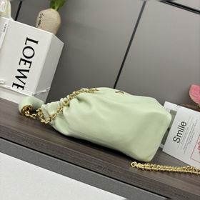 Loewe  Сумка Squeeze из кожи наппа, м
