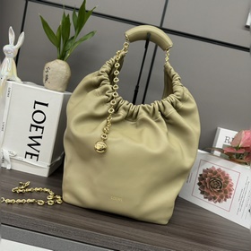 Loewe  Сумка Squeeze среднего размера