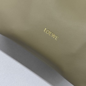 Loewe  Сумка Squeeze среднего размера