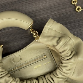 Loewe  Сумка Squeeze из кожи наппа, м