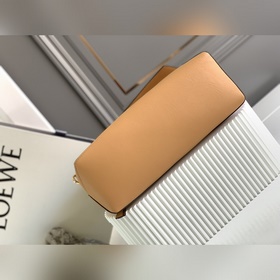 Новая модель Puzzle Hobo от Loewe — эт
