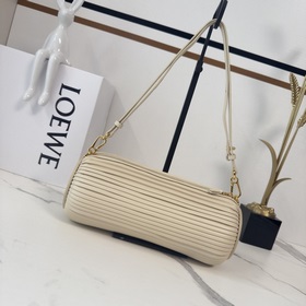 Loewe  Новая модель： маленькая сумка-