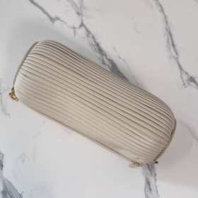 Loewe  Новая модель： маленькая сумка-