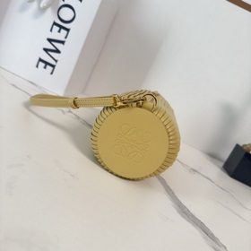 Loewe  Новая модель： маленькая сумка-