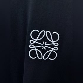 LOEWE： новая модель мужской повседневн