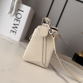 Loewe  Новая модель сумки Panta Puzzl