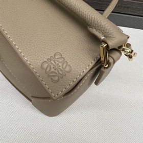 Loewe Новая версия сумки Puzzle Edge 