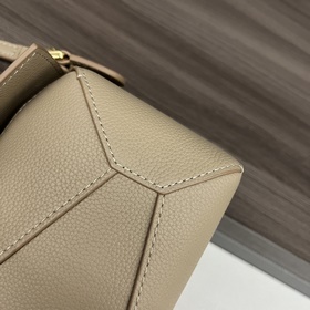 Loewe Новая версия сумки Puzzle Edge 