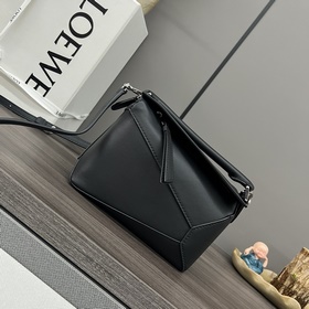 Loewe Новая версия сумки Puzzle Edge