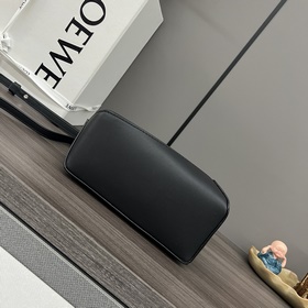 Loewe Новая версия сумки Puzzle Edge 