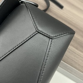 Loewe Новая версия сумки Puzzle Edge 