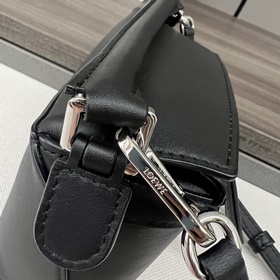 Loewe Новая версия сумки Puzzle Edge 