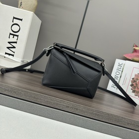 Loewe Новая версия сумки Puzzle Edge