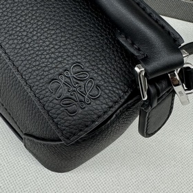 Loewe Новая версия сумки Puzzle Edge 