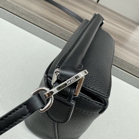 Loewe Новая версия сумки Puzzle Edge 