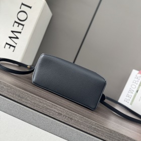 Loewe Новая версия сумки Puzzle Edge 