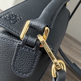 Loewe Новая версия сумки Puzzle Edge 