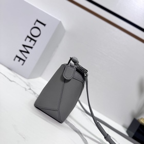 Loewe Новая версия сумки Puzzle Edge 