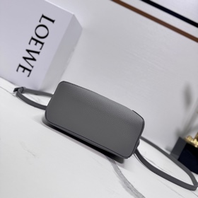 Loewe Новая версия сумки Puzzle Edge 