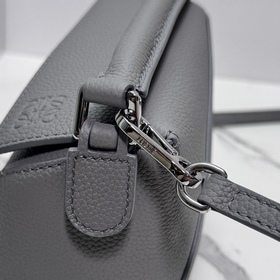 Loewe Новая версия сумки Puzzle Edge 