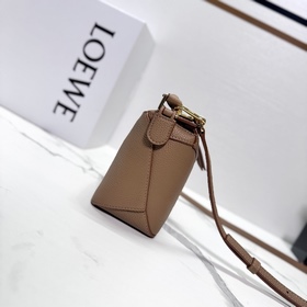 Loewe Новая версия сумки Puzzle Edge 
