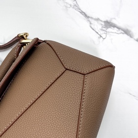 Loewe Новая версия сумки Puzzle Edge 
