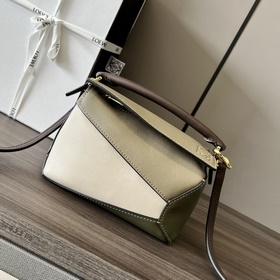 Loewe Мини-сумка Puzzle Edge из кожи
