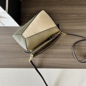 Loewe Мини-сумка Puzzle Edge из кожи 