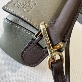 Loewe Мини-сумка Puzzle Edge из кожи 