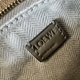Loewe Мини-сумка Puzzle Edge из кожи 