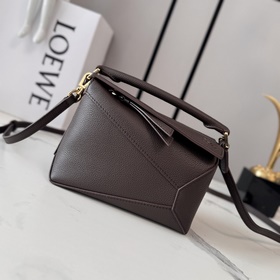 Loewe Новая версия сумки Puzzle Edge