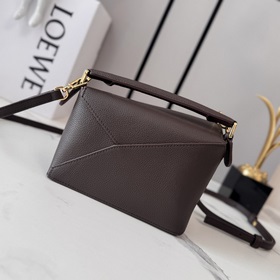 Loewe Новая версия сумки Puzzle Edge 