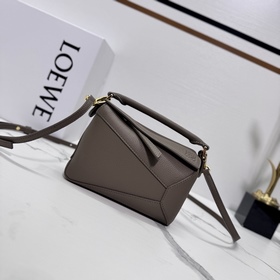 Loewe Новая версия сумки Puzzle Edge