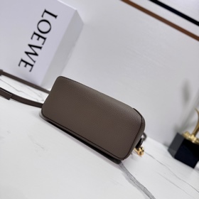 Loewe Новая версия сумки Puzzle Edge 