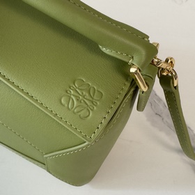 Loewe Новая версия сумки Puzzle Edge 