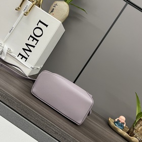 Loewe Новая модель — мини-сумка Puzzl