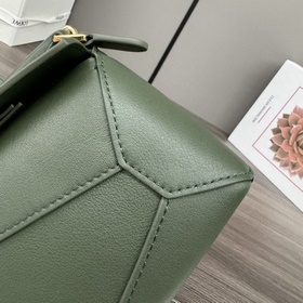 Loewe Новая версия сумки Puzzle Edge 
