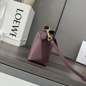 Loewe Новая версия сумки Puzzle Edge 