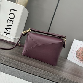 Loewe Новая версия сумки Puzzle Edge 