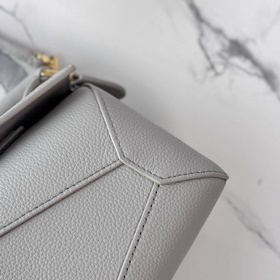 Loewe Новая версия сумки Puzzle Edge 
