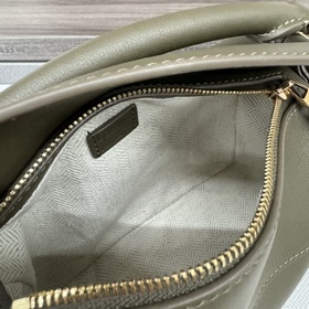 Loewe Новая версия сумки Puzzle Edge 